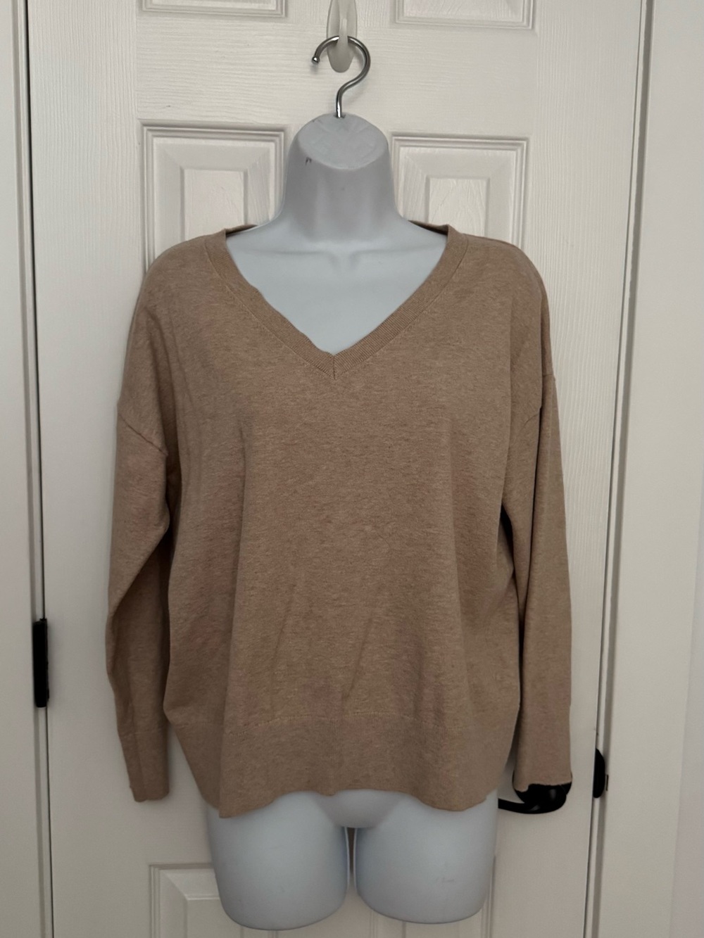 Old Navy V-Neck Sweater in Light Brown